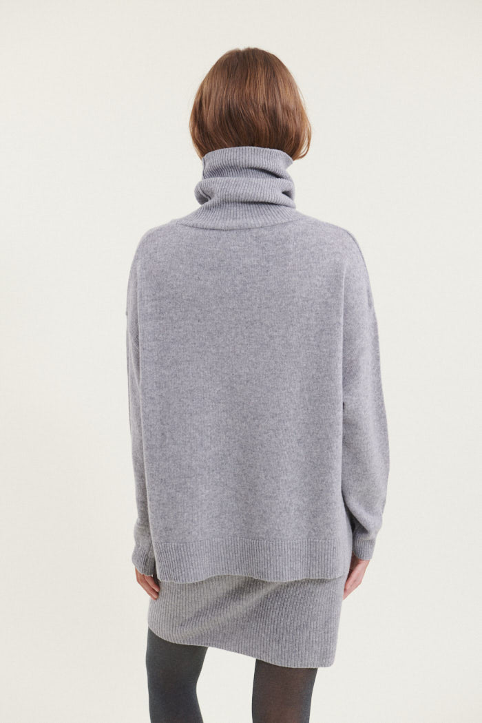 basic-apparel-lise-short-t-neck-pullover-hellgrau-meliert-lammwolle image 3