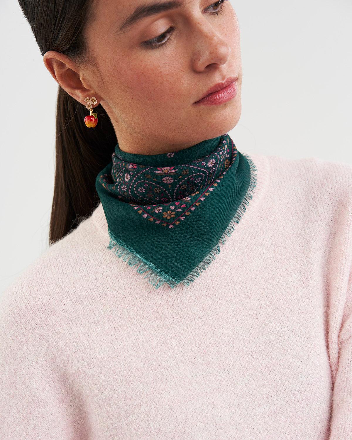 fable-england-paisley-bee-bandana-halstuch-gr-n image 2