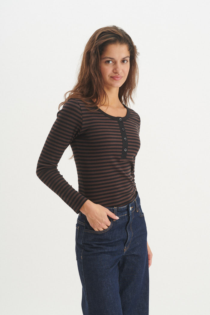 basic-apparel-ludmilla-ls-granddad-shirt-chocolate-torte-bio image 2
