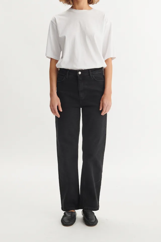 basic-apparel-ellen-black-jeans-black-mom-jeans-bio-baumwolle image 1