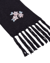 fable-england-forget-me-not-strickschal-navy-mit-blumenmuster image 3