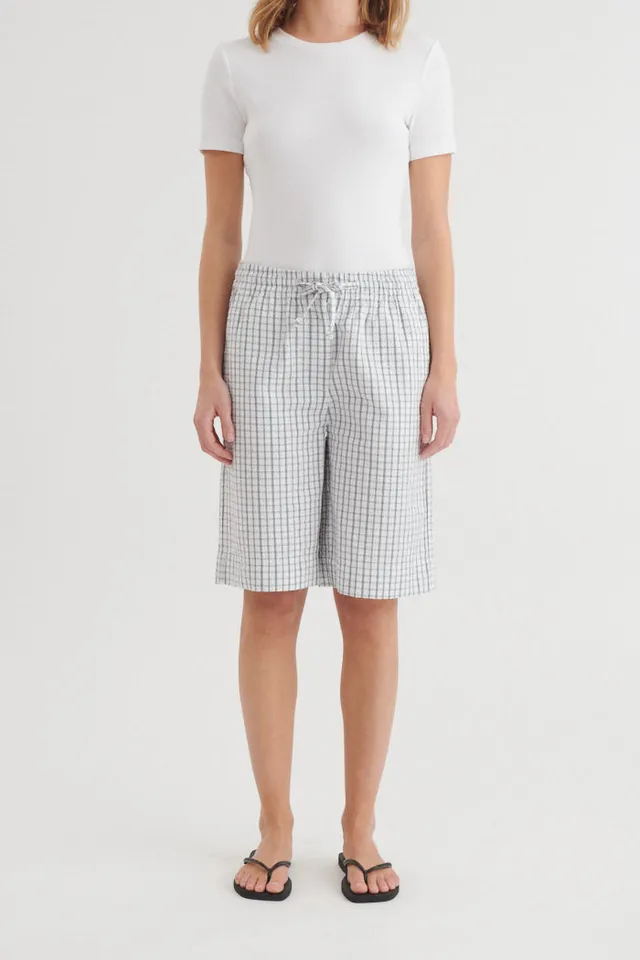 basic-apparel-asta-shorts-w-white-asphalt-bio-baumwolle image 1