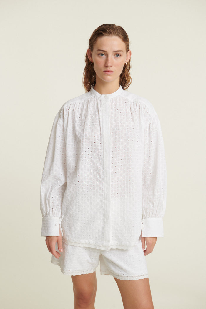 basic-apparel-adie-ba421-06-bluse-bright-white-stickerei image 1