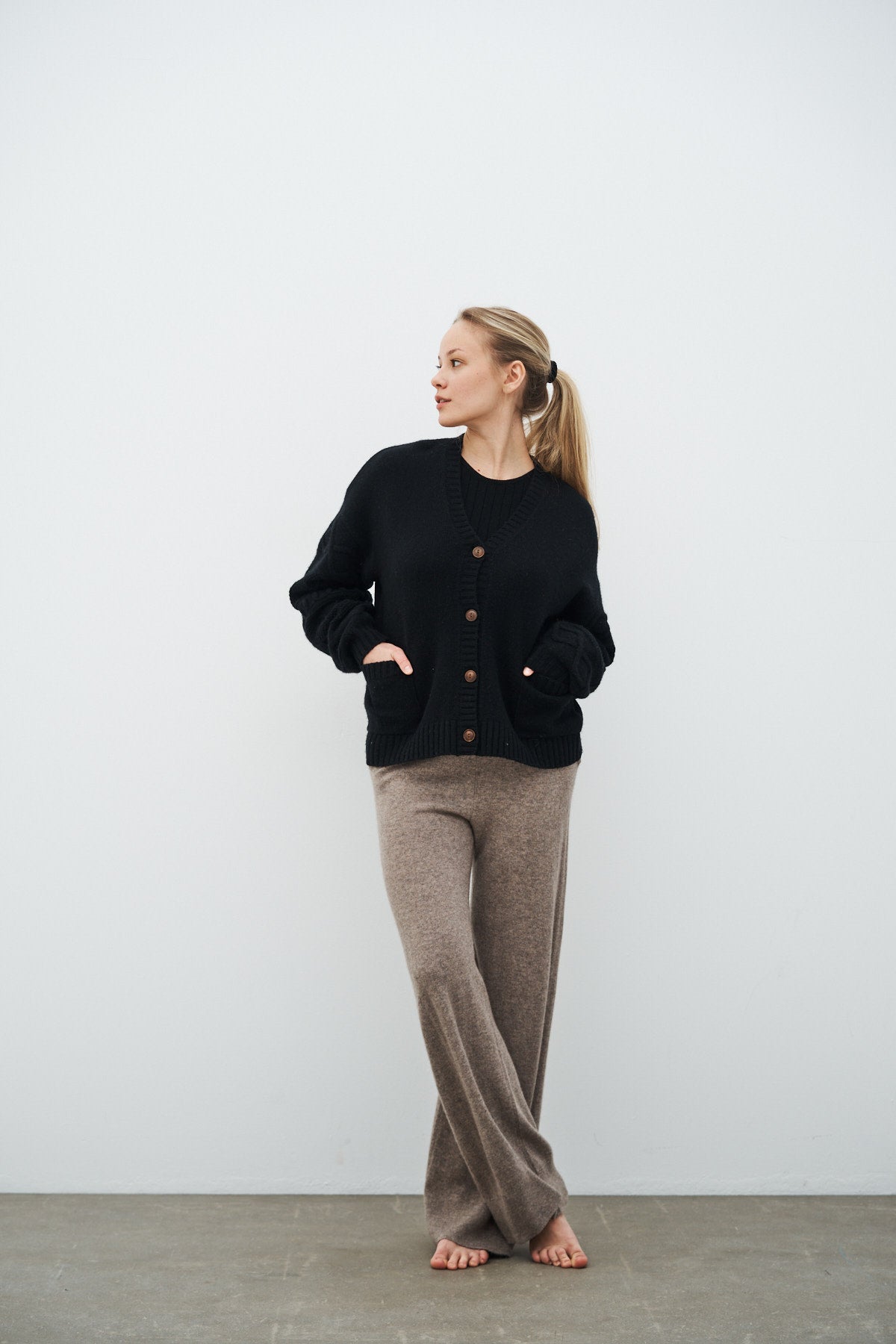 care-by-me-helena-strickjacke-wolle-schwarz image 3