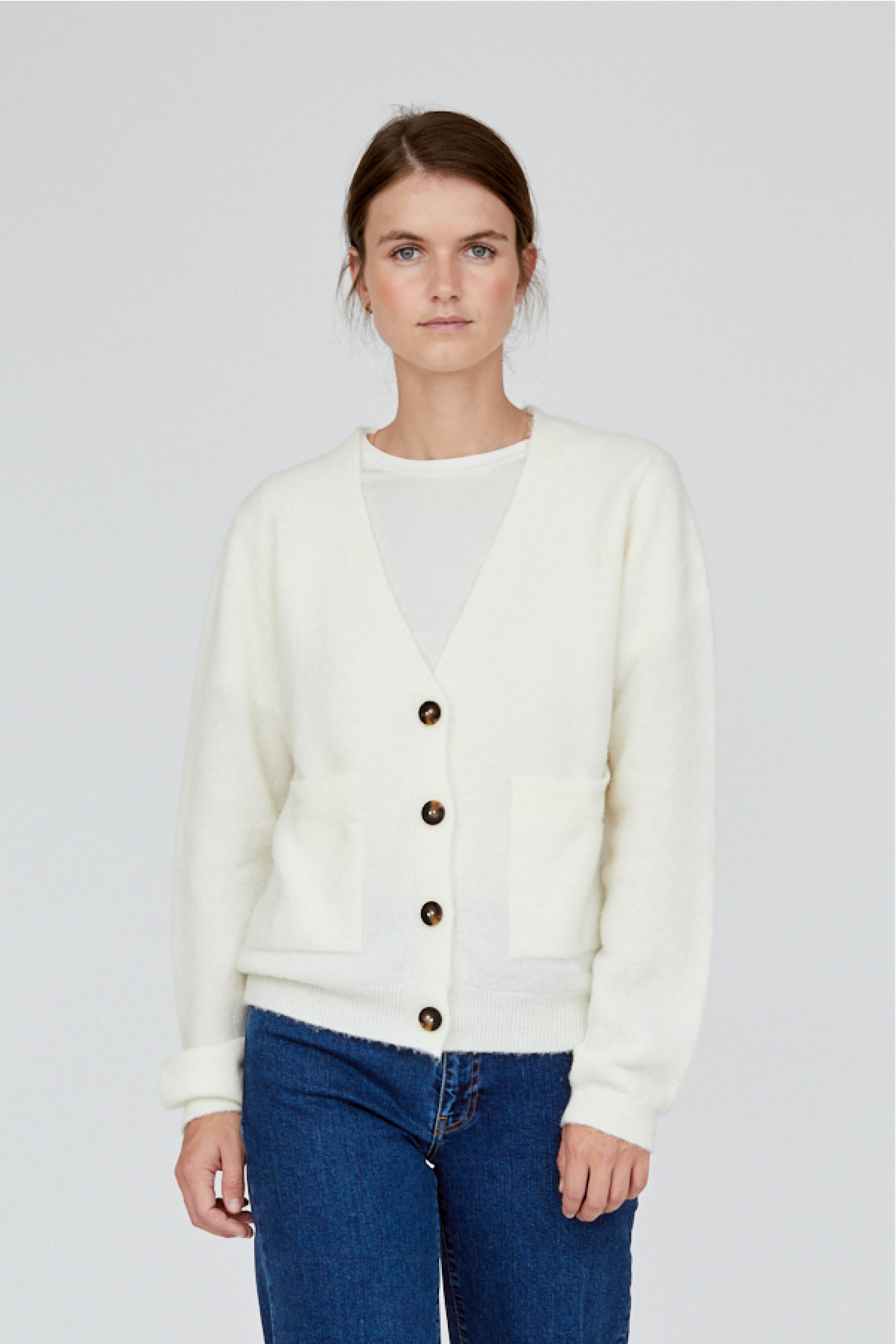 basic-apparel-claudia-cardigan-damen-birch-wolle image 2