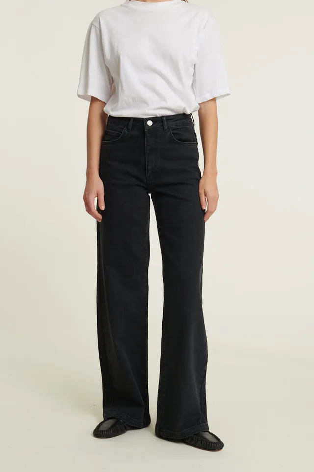basic-apparel-enya-black-jeans-damen-schwarz-weites-bein image 1