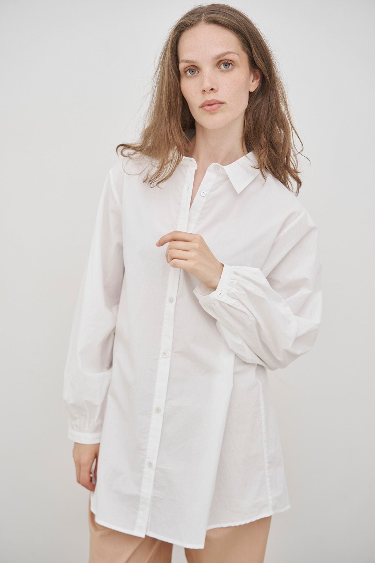 care-by-me-laura-loose-shirt-bluse-black-bio-baumwolle image 1