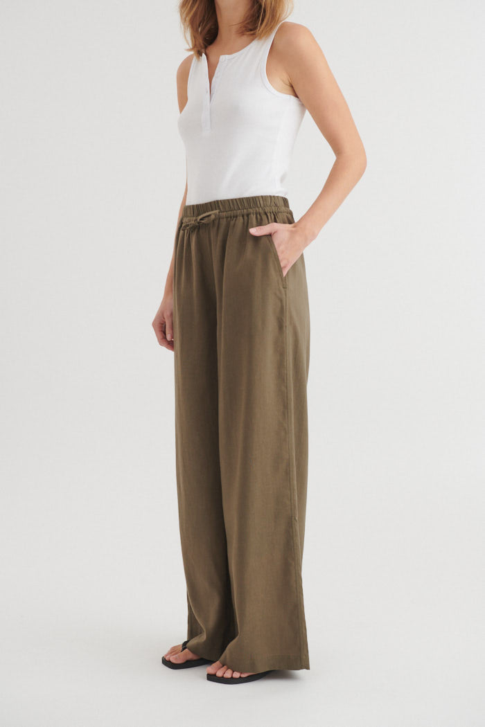basic-apparel-carina-pants-leinenhose-sea-turtle-gr-n image 3
