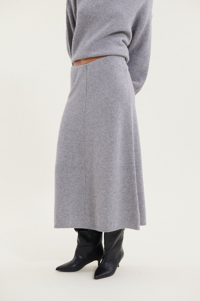 basic-apparel-lise-3-4-skirt-strickrock-light-grey-wollmix image 1