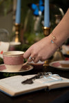 fable-england-enamel-blue-butterfly-bangle-armreif-gold image 2