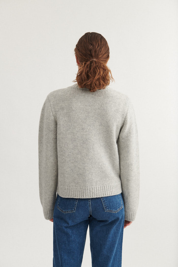 basic-apparel-anche-cardigan-strickjacke-grau-100-wolle image 3