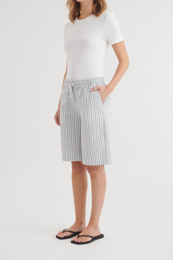 basic-apparel-asta-shorts-w-white-asphalt-bio-baumwolle image 3