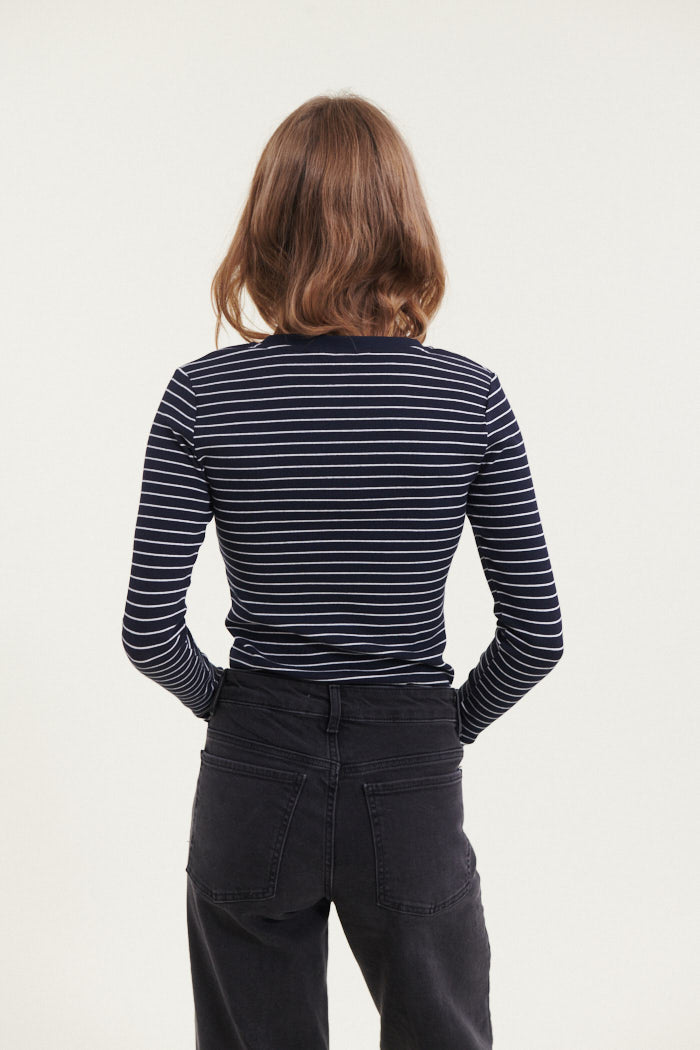 basic-apparel-ludmilla-ls-tee-langarmshirt-black-bio-baumwolle image 3