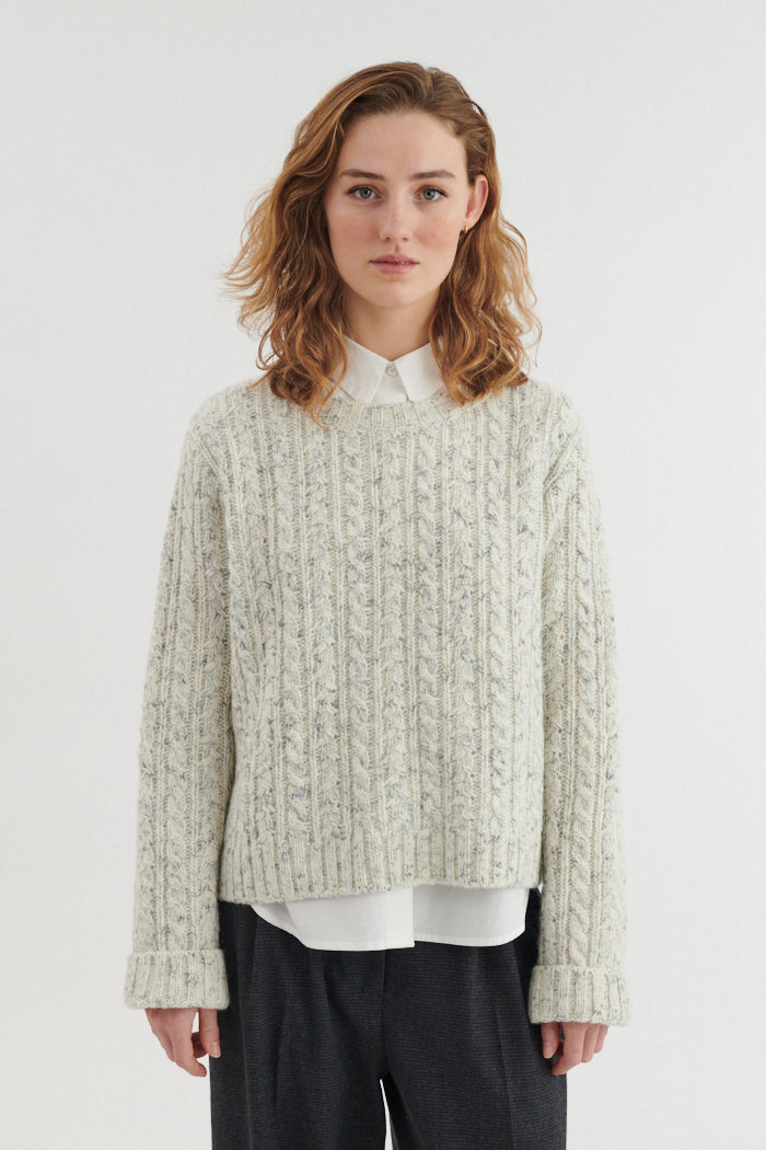 basic-apparel-asta-pullover-dutch-blue-wolle-zopfstrick image 1