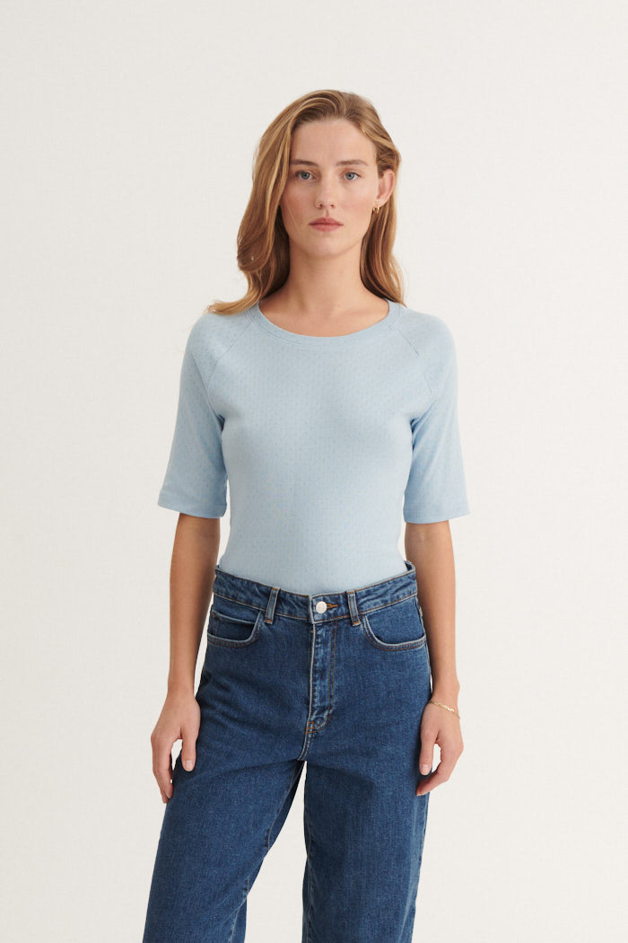 basic-apparel-arense-tee-damen-t-shirt-cashmere-blue-bio-slim image 1