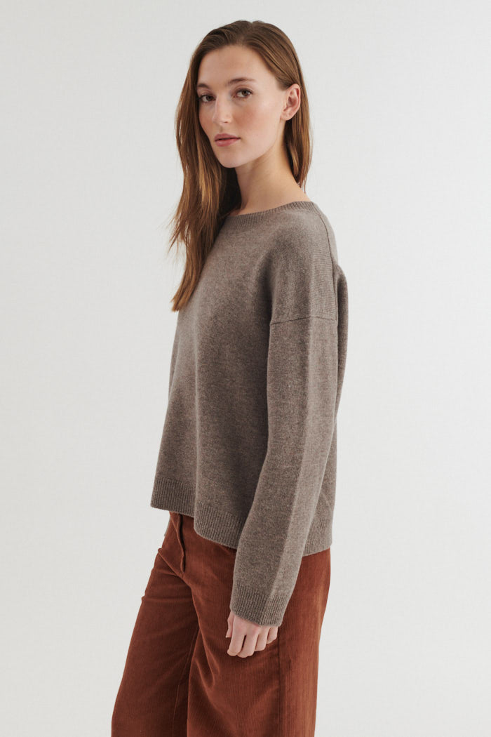 basic-apparel-liz-o-neck-pullover-portobella-merino image 3