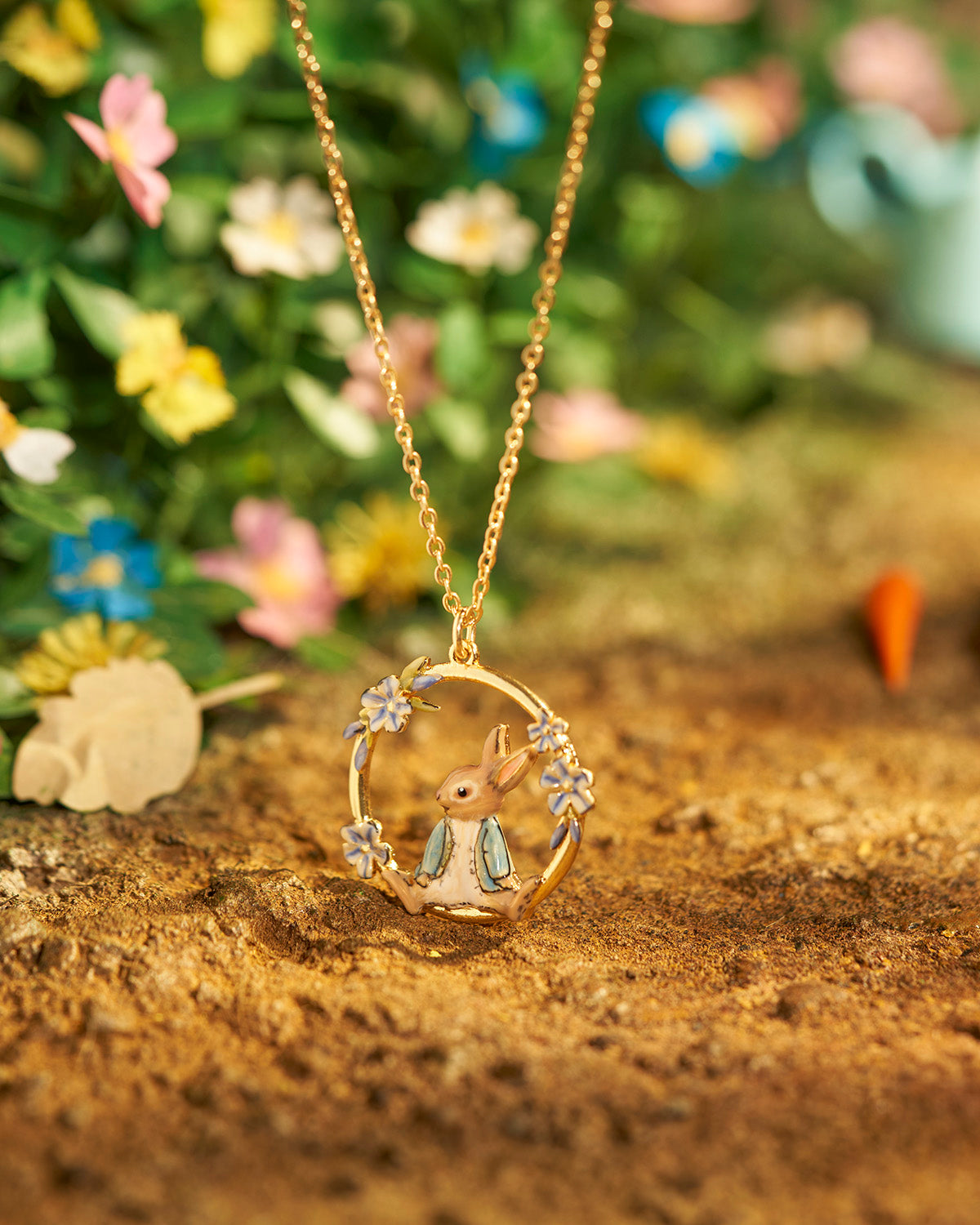 fable-england-peter-rabbit-forget-me-not-halskette-gold image 2