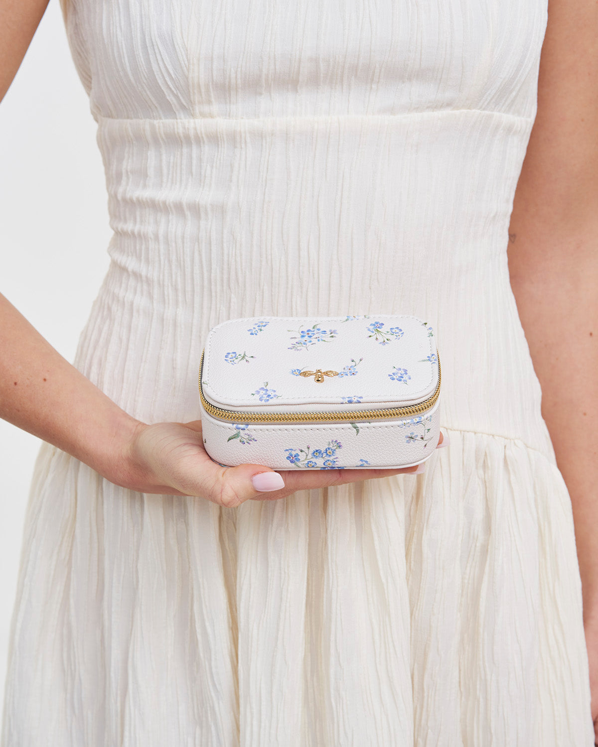 fable-england-accessories-floral-schmuckk-stchen-creme-klein image 2