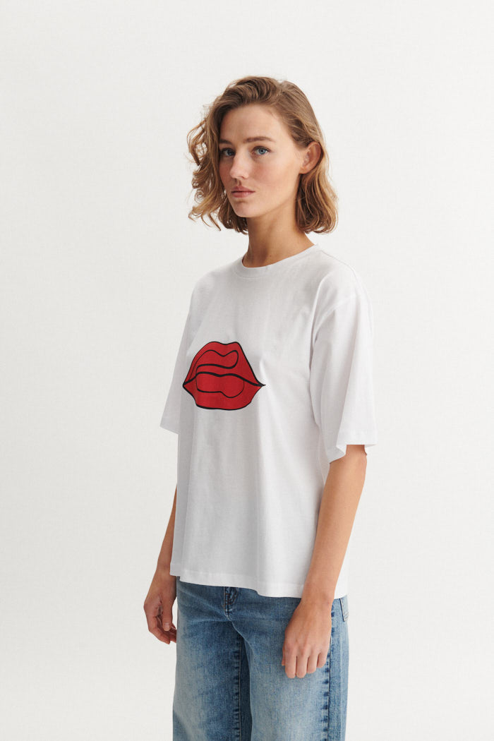 basic-apparel-raja-tee-t-shirt-bright-white-red-lip-bio image 2