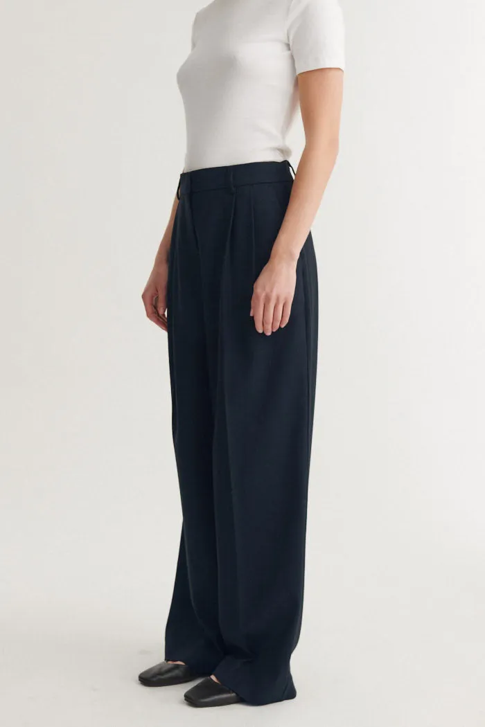 basic-apparel-marjo-hose-navy-melange-weites-bein image 1