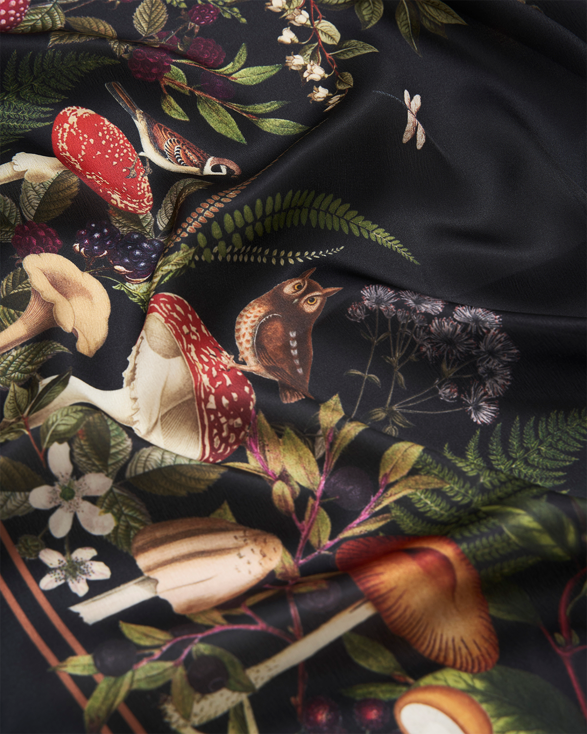 fable-england-orla-mushroom-tuch-schwarz-quadrat image 4