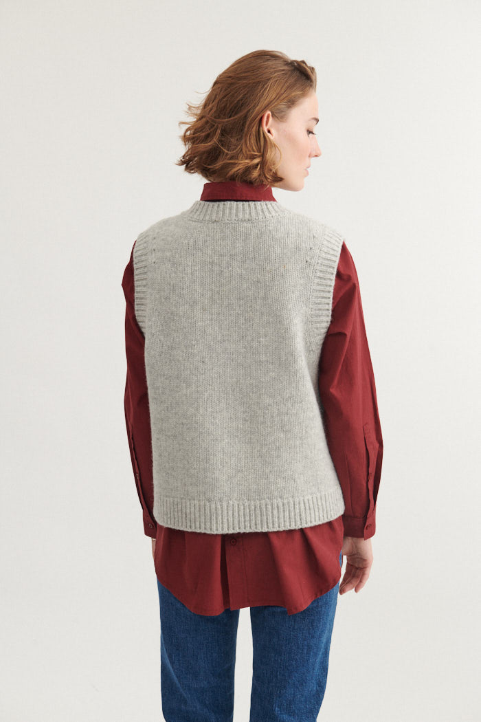 basic-apparel-blanche-vest-strickweste-hellgrau-wolle-streifen image 3