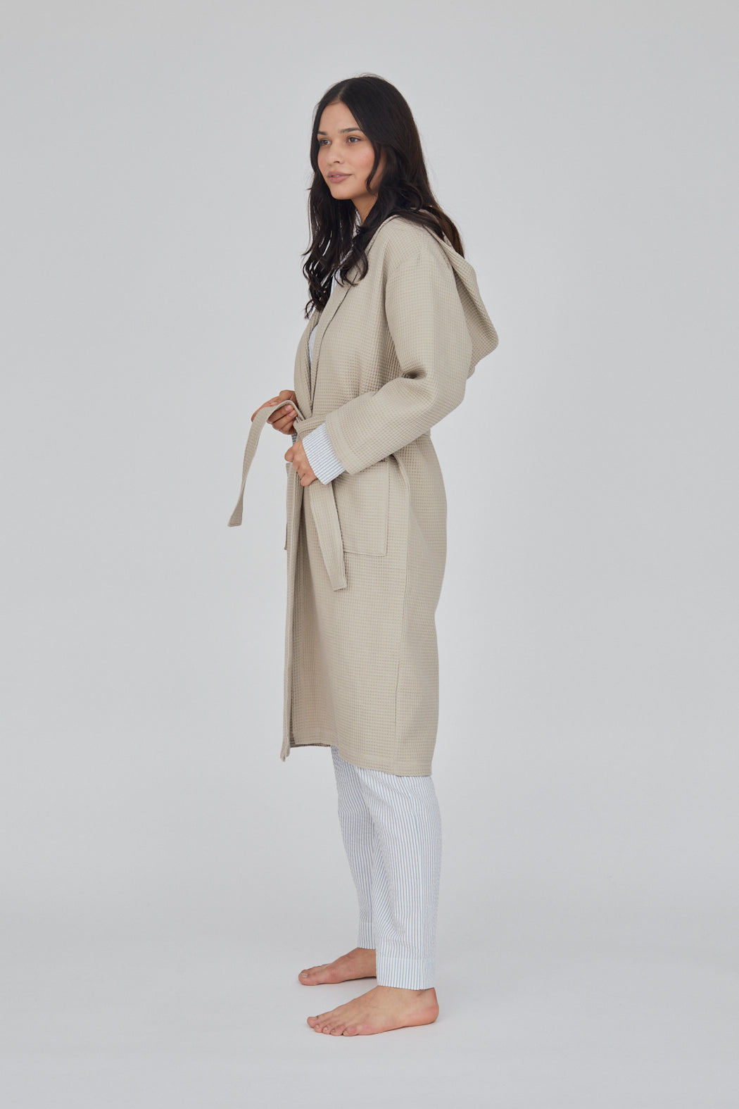 basic-apparel-nora-long-robe-morgenmantel-feather-gray image 3