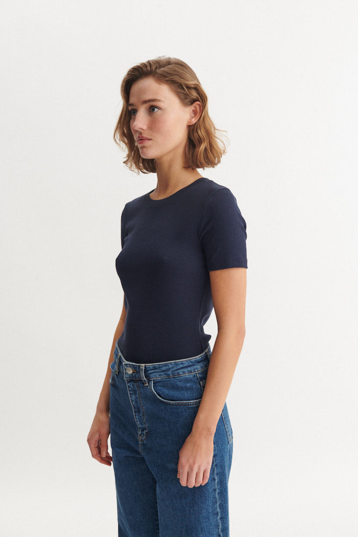 basic-apparel-ludmilla-o-neck-shirt-sky-captain-bio image 2