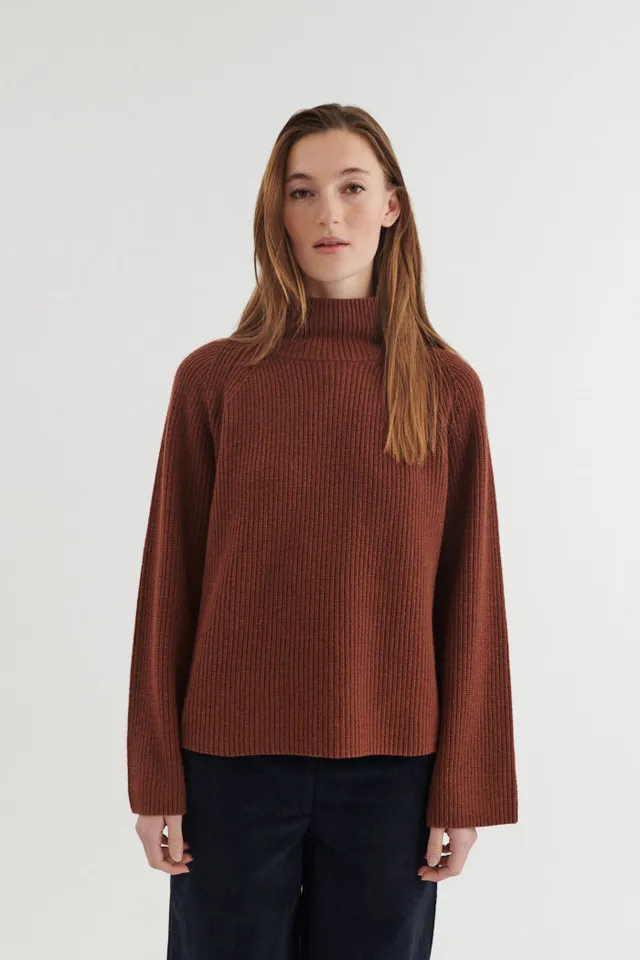 basic-apparel-sweaters-cady-raglan-sweater-pullover-braun image 1