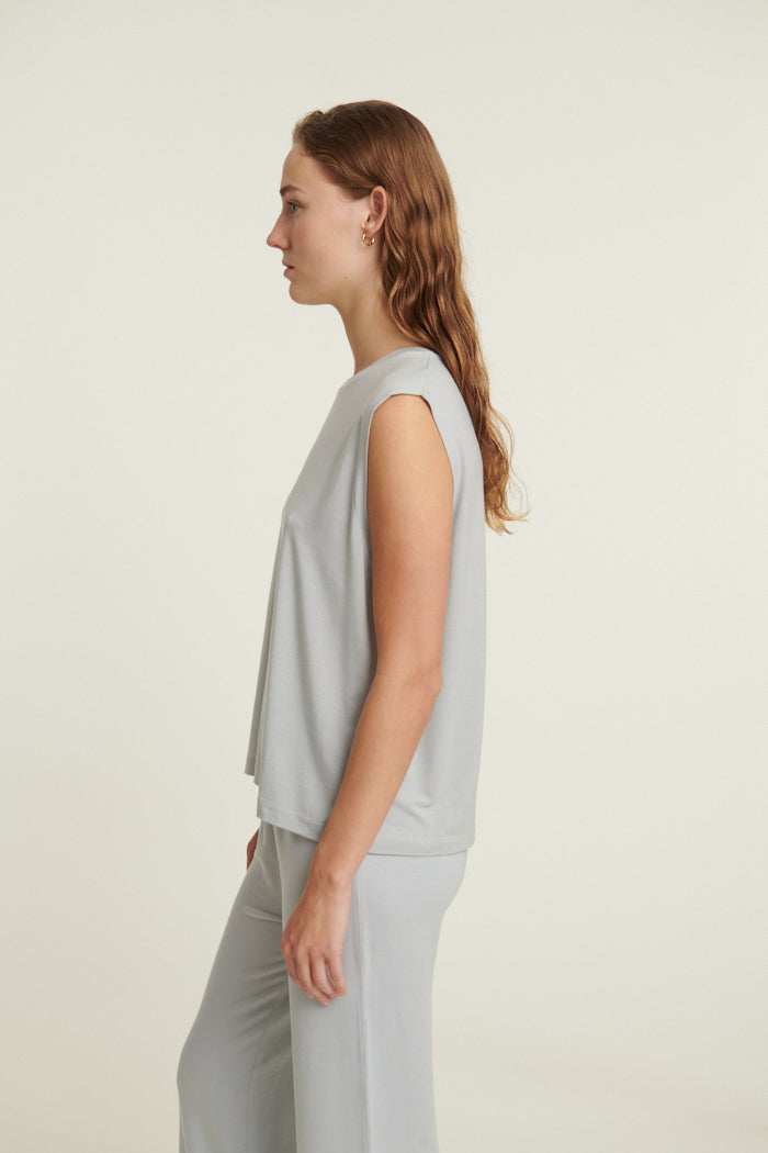 basic-apparel-jolanda-tank-high-rise-tencel-top image 2