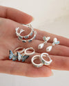 fable-england-forget-me-not-mini-hoop-ohrringe-silber-emaille image 2