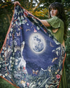 fable-england-scarves-wolf-garden-schal-navy-quadratisch image 2
