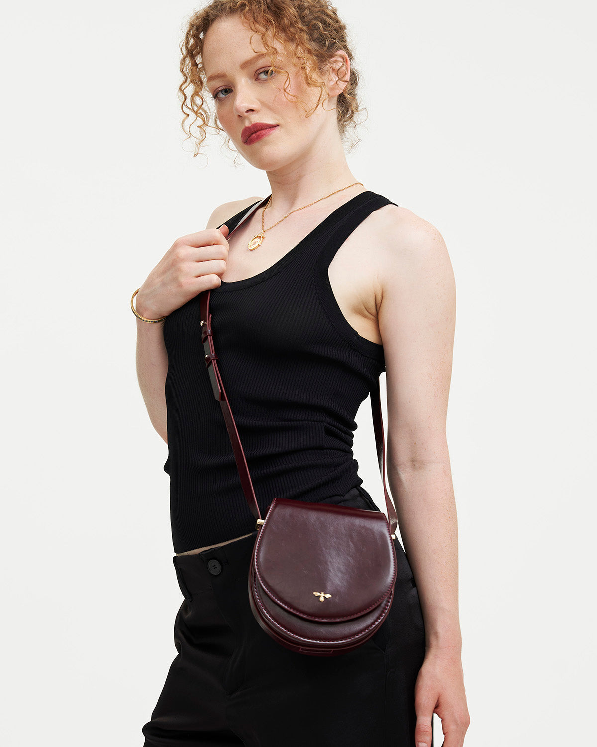 fable-england-cherry-red-saddle-bag-satteltasche-lack-kirschrot image 2