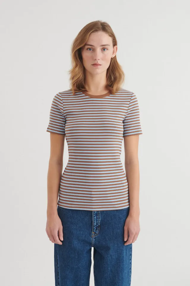basic-apparel-ludmilla-o-neck-t-shirt-nuthact-bio-baumwolle image 1