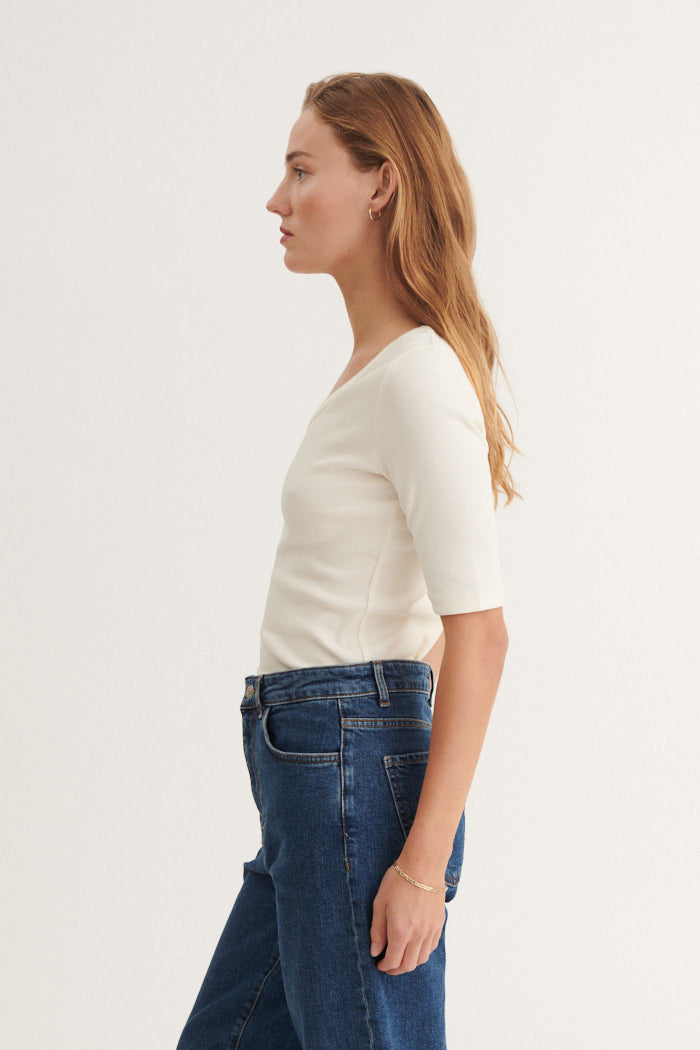 basic-apparel-ludmilla-v-neck-ba146-03-t-shirt-whisper-white image 2