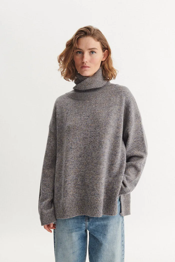 basic-apparel-randi-t-neck-pullover-braun-wolle-rollkragen image 1