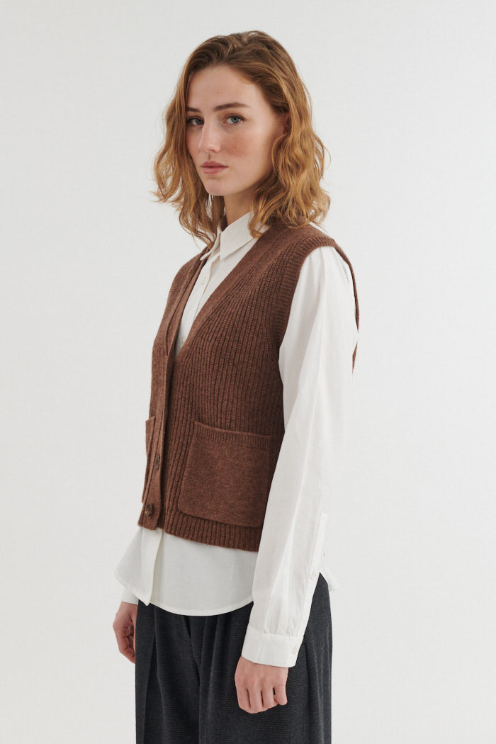 basic-apparel-liz-strickweste-damen-fondue-fudge-merinowolle image 3