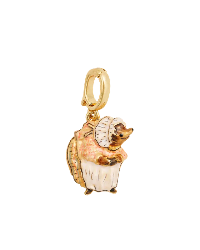 fable-england-peter-rabbit-mrs-tiggy-winkle-charm-gold image 1