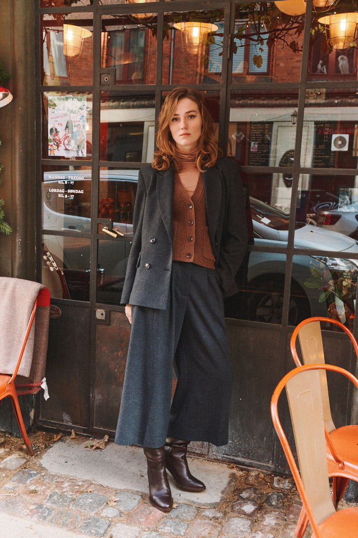 basic-apparel-marjo-cropped-pants-black-anzughose image 2