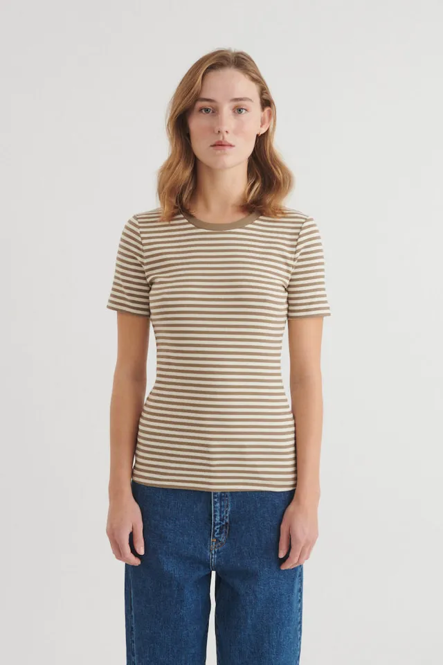 basic-apparel-ludmilla-o-neck-t-shirt-covert-garden-birch-bio image 1