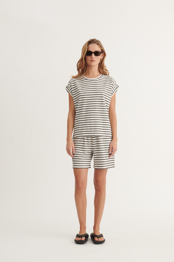 basic-apparel-mary-shorts-damen-shorts-birch-black-gestreift image 4