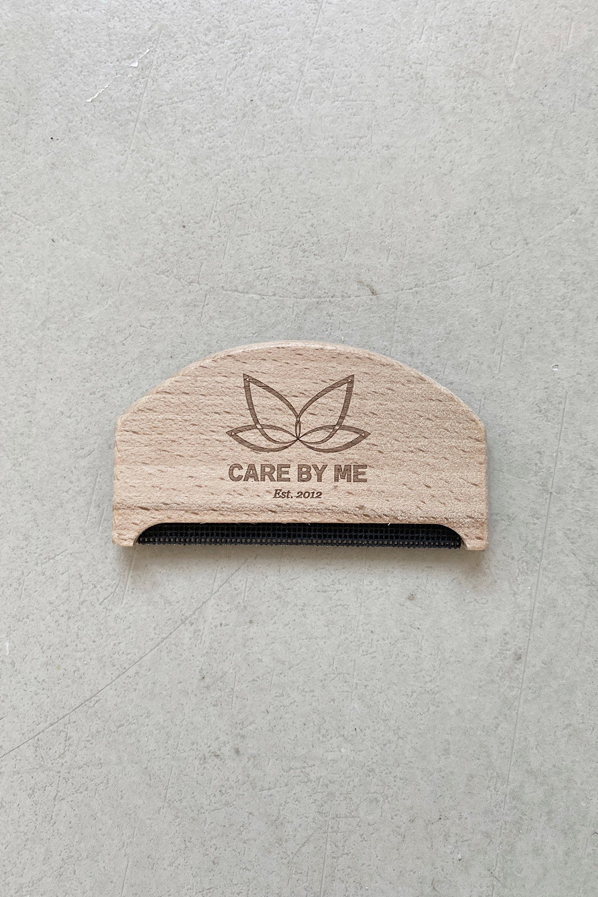 care-by-me-cashmere-comb-kaschmirkamm-holz-pilling-pflege image 1