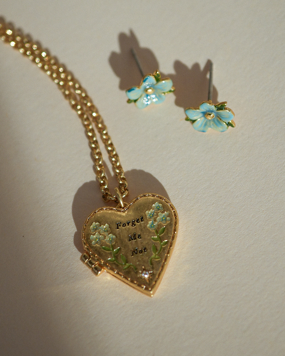fable-england-forget-me-not-herz-medaillon-set-gold image 2