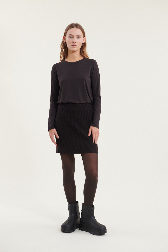 basic-apparel-lise-short-skirt-minirock-chocolate-torte-wolle image 4