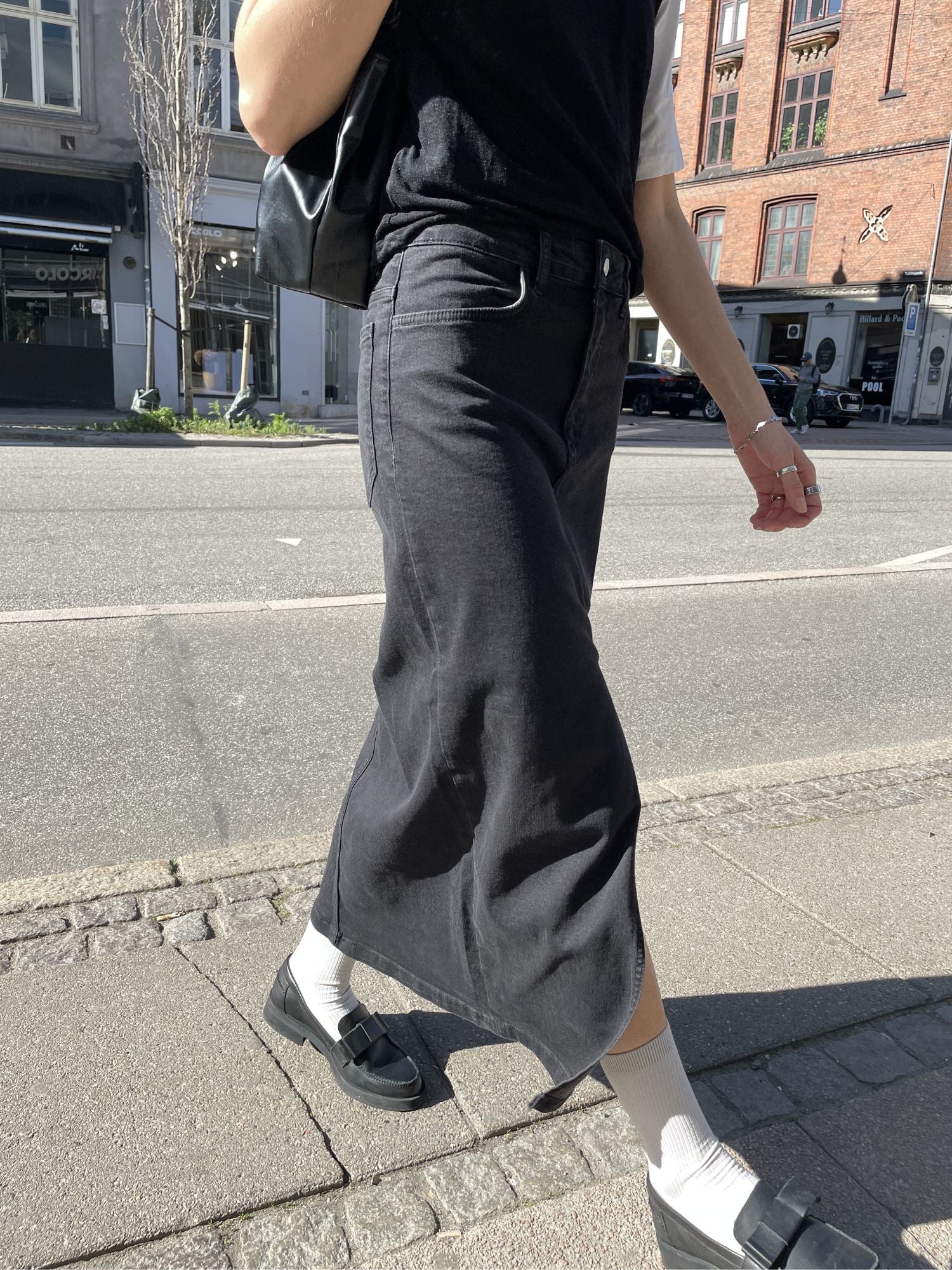 basic-apparel-enya-jeansrock-schwarz-bio-baumwolle-stretch image 2