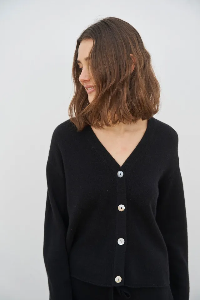 care-by-me-madeline-cardigan-kaschmir-schwarz image 1