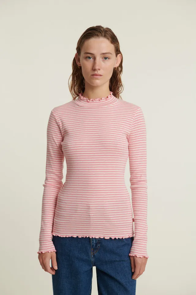 basic-apparel-silma-high-neck-shirt-conch-shell-bio-enger-sitz image 1