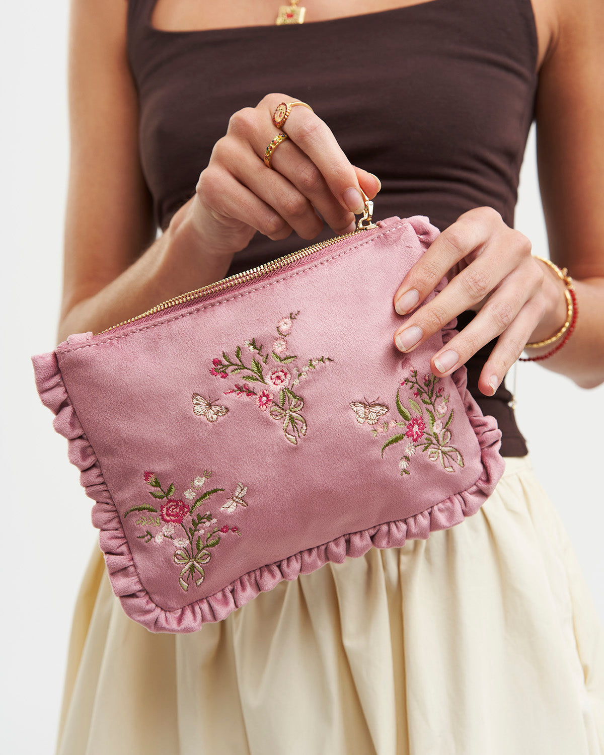 fable-england-floral-posy-pouch-rosa-samt-kosmetiktasche image 2