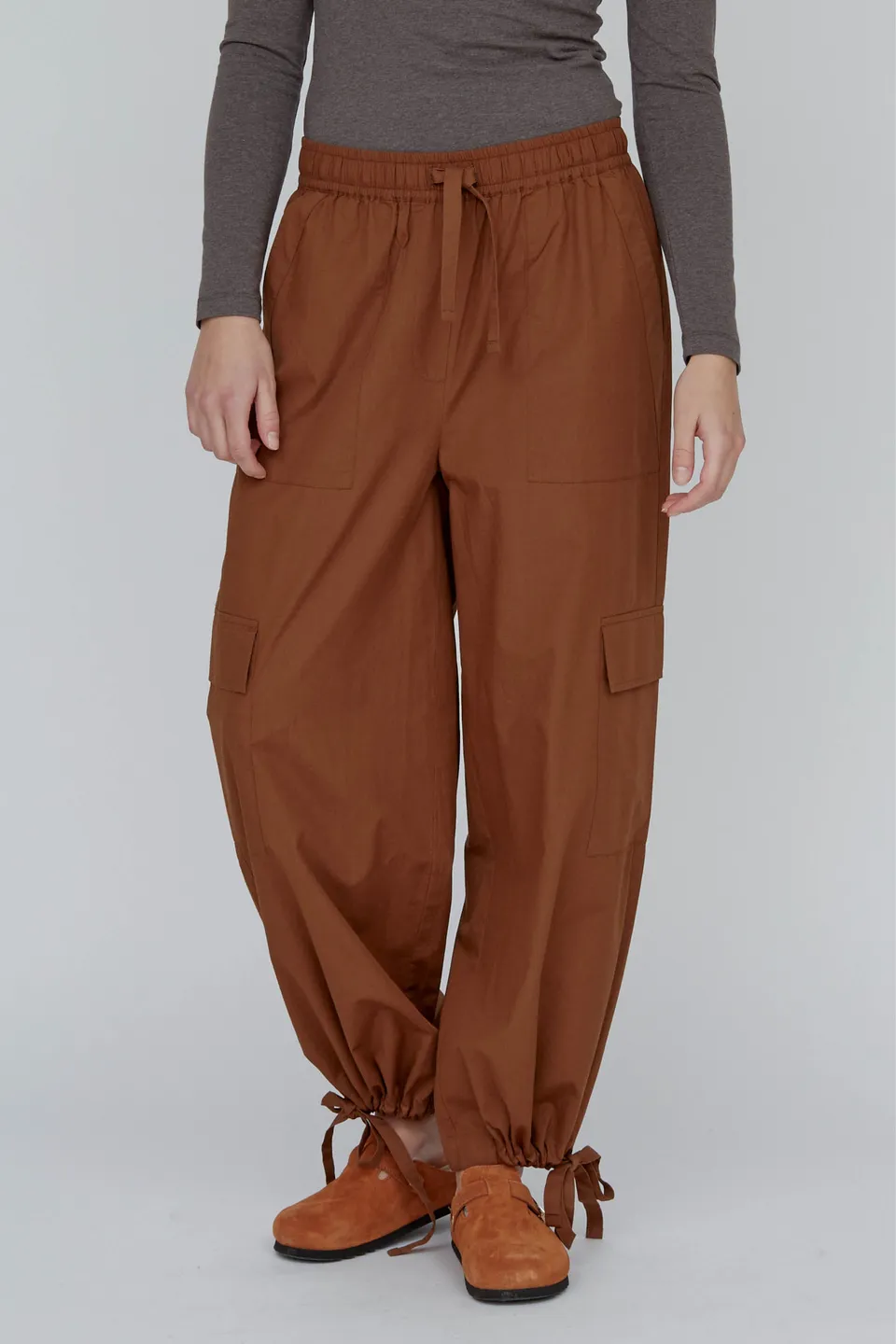 basic-apparel-tilde-cargo-pants-cargohose-braun-bio-baumwolle image 1