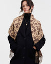 fable-england-acorn-jacquard-schal-karamell-braun-eichel image 2